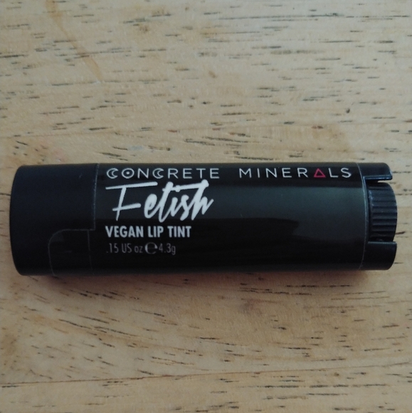 Concrete Minerals Lip Tints - - Picture 2 of 9